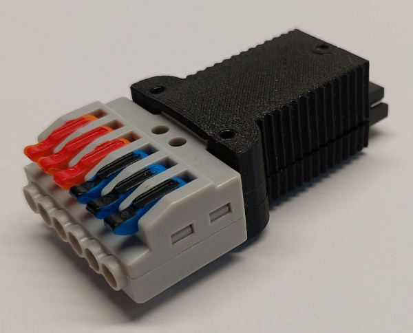 30-amp PowerPole to multi-pole lever-action connector with three positive and three negative connections