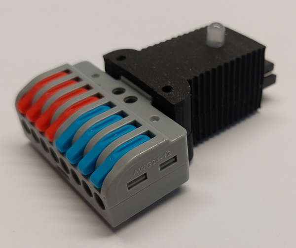 30-amp PowerPole to 2x8 lever-action connector with polarity LED